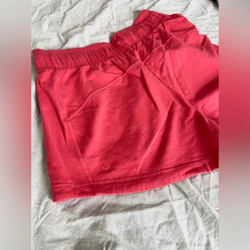 🍋gently used lululemon inner glow shorts sz 6 🍋 - Picture 2 of 5